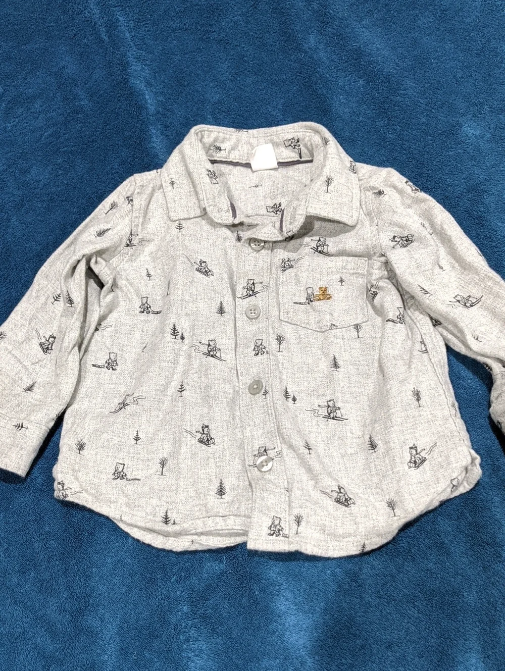 GAP Light Gray Button-Down Shirt with Ski Print